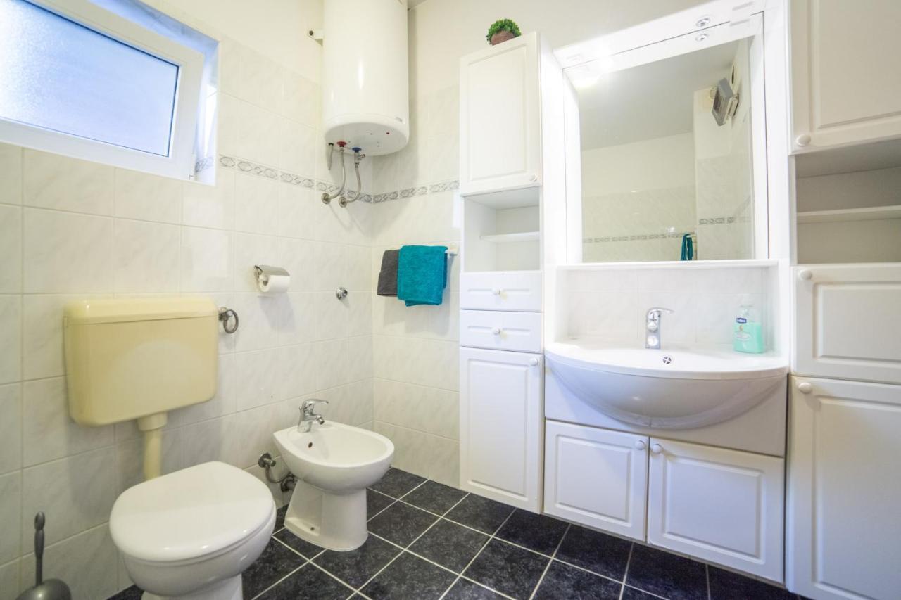 Apartment Jadranka Брист Экстерьер фото